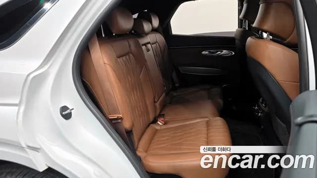 2021 Genesis GV70 2.5T Gasoline AWD Sold VIN KMTMA81BDMU015891 – trunk area 2021 Genesis GV70 2.5T Gasoline AWD Sold VIN KMTMA81BDMU015891 – trunk area