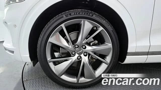 2021 Genesis GV70 2.5T Gasoline AWD Sold VIN KMTMA81BDMU015891 – photo 25 2021 Genesis GV70 2.5T Gasoline AWD Sold VIN KMTMA81BDMU015891 – photo 25