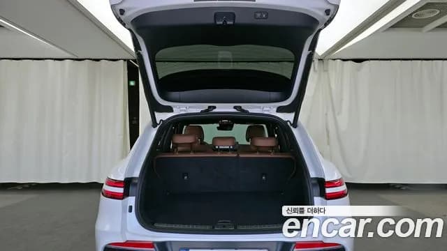 2021 Genesis GV70 2.5T Gasoline AWD Sold VIN KMTMA81BDMU033536 – exterior detail 2021 Genesis GV70 2.5T Gasoline AWD Sold VIN KMTMA81BDMU033536 – exterior detail