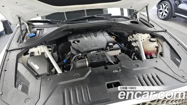 2022 Genesis GV70 2.5T Gasoline AWD Sold VIN KMTMA81BDNU053409 – exterior detail 2022 Genesis GV70 2.5T Gasoline AWD Sold VIN KMTMA81BDNU053409 – exterior detail