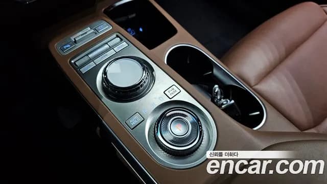 2022 Genesis GV70 2.5T Gasoline AWD Sold VIN KMTMA81BDNU055780 – exterior detail 2022 Genesis GV70 2.5T Gasoline AWD Sold VIN KMTMA81BDNU055780 – exterior detail