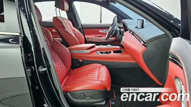 2022 Genesis GV70 2.5T Gasoline AWD Sold VIN KMTMA81BDNU056613 – exterior detail 2022 Genesis GV70 2.5T Gasoline AWD Sold VIN KMTMA81BDNU056613 – exterior detail