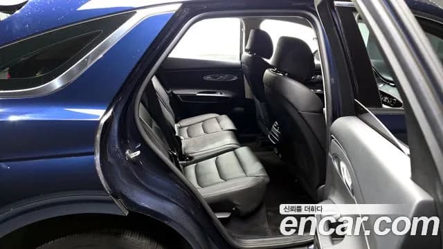 2022 Genesis GV70 2.5T Gasoline AWD Sold VIN KMTMA81BDNU057379 – exterior detail 2022 Genesis GV70 2.5T Gasoline AWD Sold VIN KMTMA81BDNU057379 – exterior detail