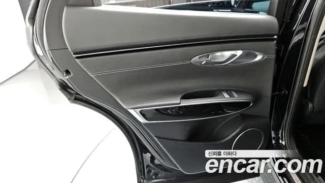 2022 Genesis GV70 2.5T Gasoline AWD Sold VIN KMTMA81BDNU070815 – interior seats 2022 Genesis GV70 2.5T Gasoline AWD Sold VIN KMTMA81BDNU070815 – interior seats