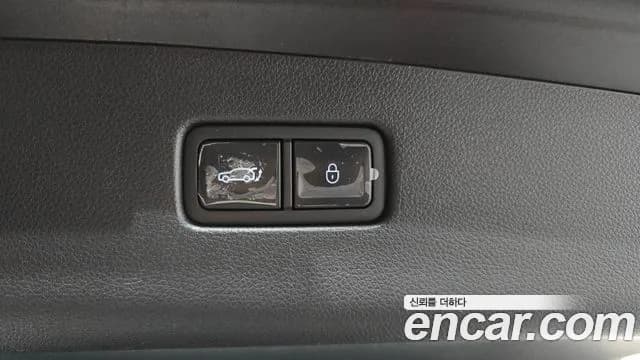 2022 Genesis GV70 2.5T Gasoline AWD Sold VIN KMTMA81BDNU070815 – exterior detail 2022 Genesis GV70 2.5T Gasoline AWD Sold VIN KMTMA81BDNU070815 – exterior detail