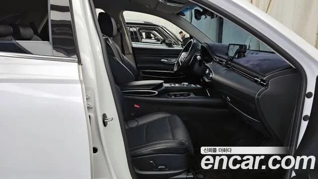 2022 Genesis GV70 2.5T Gasoline AWD Sold VIN KMTMA81BDNU070897 – side profile 2022 Genesis GV70 2.5T Gasoline AWD Sold VIN KMTMA81BDNU070897 – side profile