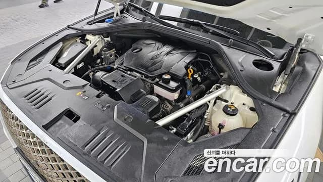 2022 Genesis GV70 2.5T Gasoline AWD Sold VIN KMTMA81BDNU070897 – exterior detail 2022 Genesis GV70 2.5T Gasoline AWD Sold VIN KMTMA81BDNU070897 – exterior detail