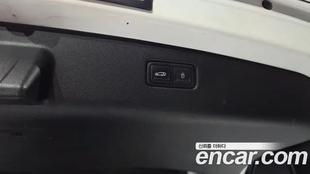 2022 Genesis GV70 2.5T Gasoline AWD Sold VIN KMTMA81BDNU072821 – trunk area 2022 Genesis GV70 2.5T Gasoline AWD Sold VIN KMTMA81BDNU072821 – trunk area