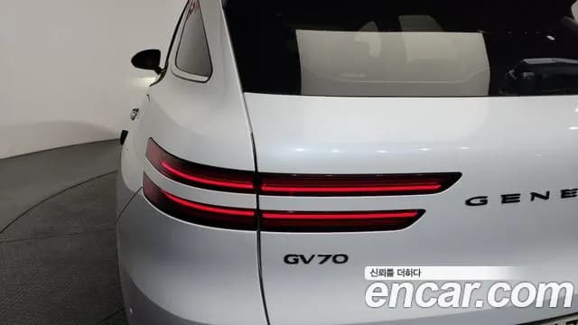 2023 Genesis GV70 2.5T Gasoline AWD Sold VIN KMTMA81BDPU126517 – side profile 2023 Genesis GV70 2.5T Gasoline AWD Sold VIN KMTMA81BDPU126517 – side profile