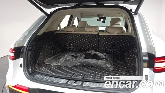 2023 Genesis GV70 2.5T Gasoline AWD Sold VIN KMTMA81BDPU135443 – interior seats 2023 Genesis GV70 2.5T Gasoline AWD Sold VIN KMTMA81BDPU135443 – interior seats