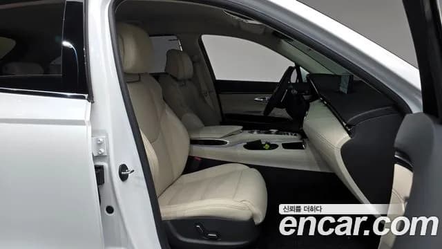 2023 Genesis GV70 2.5T Gasoline AWD Sold VIN KMTMA81BDPU135443 – trunk area 2023 Genesis GV70 2.5T Gasoline AWD Sold VIN KMTMA81BDPU135443 – trunk area