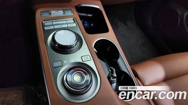 2024 Genesis GV70 2.5T Gasoline AWD Sold VIN KMTMA81BDRU148983 – exterior detail 2024 Genesis GV70 2.5T Gasoline AWD Sold VIN KMTMA81BDRU148983 – exterior detail