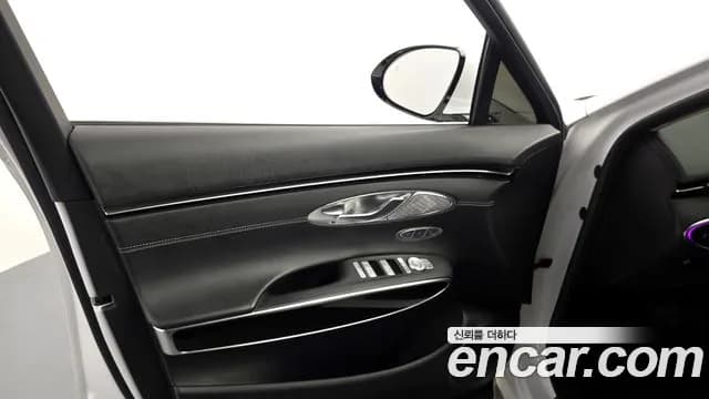 2024 Genesis GV70 2.5T Gasoline AWD Sold VIN KMTMA81BDRU150365 – interior seats 2024 Genesis GV70 2.5T Gasoline AWD Sold VIN KMTMA81BDRU150365 – interior seats