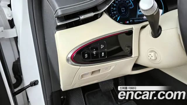 2024 Genesis GV70 2.5T Gasoline AWD Sold VIN KMTMA81BDRU150822 – exterior detail 2024 Genesis GV70 2.5T Gasoline AWD Sold VIN KMTMA81BDRU150822 – exterior detail