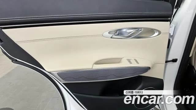 2024 Genesis GV70 2.5T Gasoline AWD Sold VIN KMTMA81BDRU150822 – photo 11 2024 Genesis GV70 2.5T Gasoline AWD Sold VIN KMTMA81BDRU150822 – photo 11