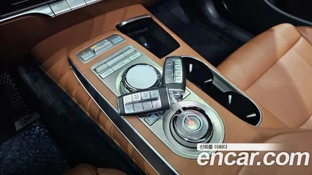 2024 Genesis GV70 2.5T Gasoline AWD Sold VIN KMTMA81BDRU160095 – exterior detail 2024 Genesis GV70 2.5T Gasoline AWD Sold VIN KMTMA81BDRU160095 – exterior detail