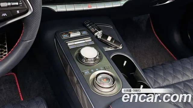 2024 Genesis GV70 2.5T Gasoline AWD Sold VIN KMTMA81BDRU162450 – exterior detail 2024 Genesis GV70 2.5T Gasoline AWD Sold VIN KMTMA81BDRU162450 – exterior detail