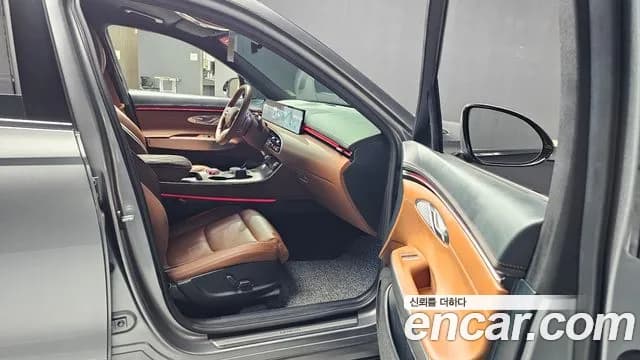 2025 Genesis GV70 2.5T Gasoline AWD Sold VIN KMTMA81BDSU183170 – trunk area 2025 Genesis GV70 2.5T Gasoline AWD Sold VIN KMTMA81BDSU183170 – trunk area
