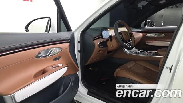 2025 Genesis GV70 2.5T Gasoline AWD Sold VIN KMTMA81BDSU226585 – trunk area 2025 Genesis GV70 2.5T Gasoline AWD Sold VIN KMTMA81BDSU226585 – trunk area
