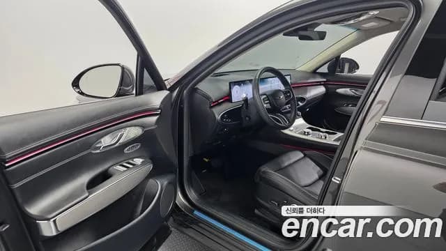 2025 Genesis GV70 2.5T Gasoline AWD Sold VIN KMTMA81BDSU238953 – trunk area 2025 Genesis GV70 2.5T Gasoline AWD Sold VIN KMTMA81BDSU238953 – trunk area