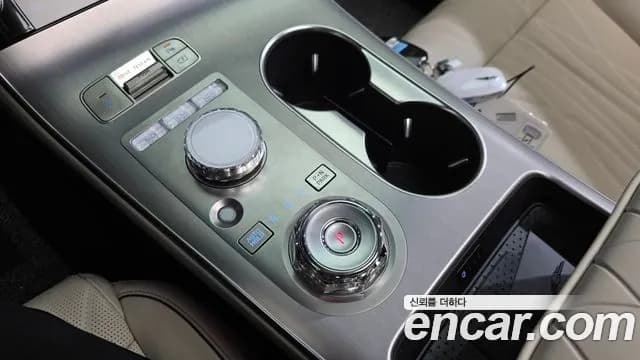 2025 Genesis GV70 2.5T Gasoline AWD Sold VIN KMTMA81BDSU239450 – photo 13 2025 Genesis GV70 2.5T Gasoline AWD Sold VIN KMTMA81BDSU239450 – photo 13