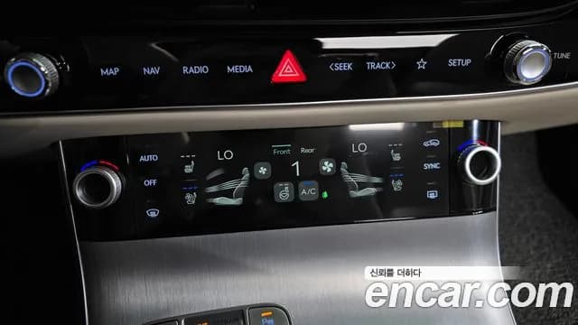 2025 Genesis GV70 2.5T Gasoline AWD Sold VIN KMTMA81BDSU239450 – photo 16 2025 Genesis GV70 2.5T Gasoline AWD Sold VIN KMTMA81BDSU239450 – photo 16