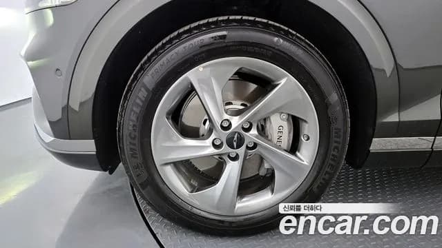 2025 Genesis GV70 2.5T Gasoline AWD Sold VIN KMTMA81BDSU244241 – exterior detail 2025 Genesis GV70 2.5T Gasoline AWD Sold VIN KMTMA81BDSU244241 – exterior detail