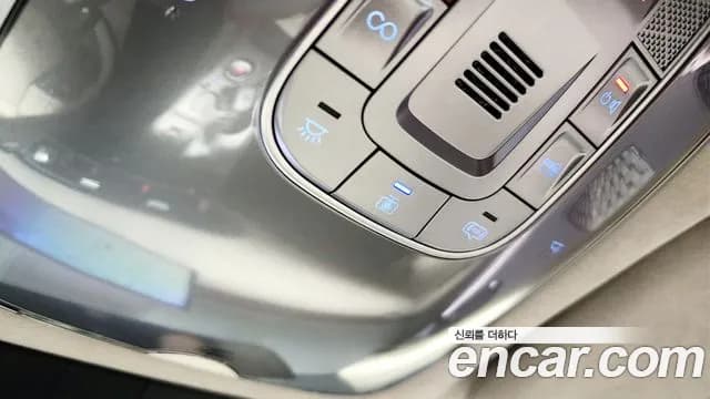 2025 Genesis GV70 2.5T Gasoline AWD Sold VIN KMTMA81BDSU246390 – interior seats 2025 Genesis GV70 2.5T Gasoline AWD Sold VIN KMTMA81BDSU246390 – interior seats