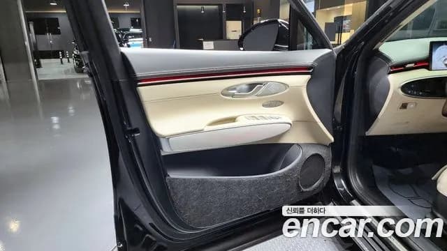 2025 Genesis GV70 2.5T Gasoline AWD Sold VIN KMTMA81BDSU246390 – photo 31 2025 Genesis GV70 2.5T Gasoline AWD Sold VIN KMTMA81BDSU246390 – photo 31