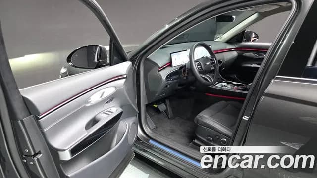 2025 Genesis GV70 2.5T Gasoline AWD Sold VIN KMTMA81BDSU254782 – photo 12 2025 Genesis GV70 2.5T Gasoline AWD Sold VIN KMTMA81BDSU254782 – photo 12