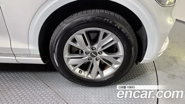 2023 Genesis GV70 2.2 Diesel 2WD Sold VIN KMTMB81ABPU096424 – trunk area 2023 Genesis GV70 2.2 Diesel 2WD Sold VIN KMTMB81ABPU096424 – trunk area