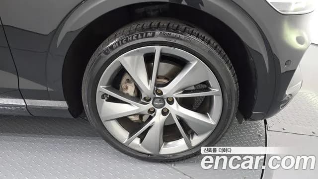 2021 Genesis GV70 3.5T Gasoline AWD Sold VIN KMTMC81CDMU001301 – photo 17 2021 Genesis GV70 3.5T Gasoline AWD Sold VIN KMTMC81CDMU001301 – photo 17