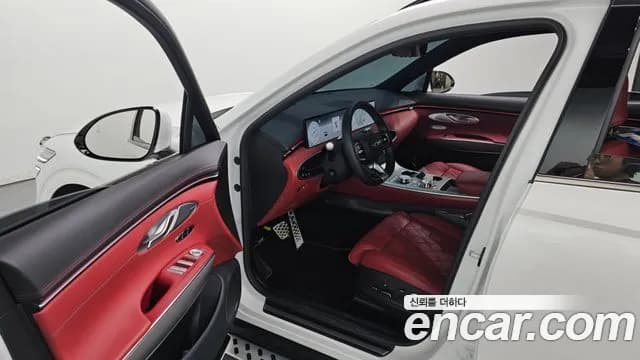2025 Genesis GV70 3.5T Gasoline AWD Sold VIN KMTMF81CDSU237115 – exterior detail 2025 Genesis GV70 3.5T Gasoline AWD Sold VIN KMTMF81CDSU237115 – exterior detail