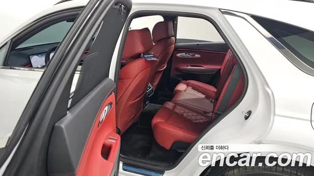 2025 Genesis GV70 3.5T Gasoline AWD Sold VIN KMTMF81CDSU237115 – trunk area 2025 Genesis GV70 3.5T Gasoline AWD Sold VIN KMTMF81CDSU237115 – trunk area