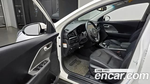 2023 Kia Niro Plus Light (Taxi Trim) Sold VIN KNAA381GFPT000630 – side profile 2023 Kia Niro Plus Light (Taxi Trim) Sold VIN KNAA381GFPT000630 – side profile