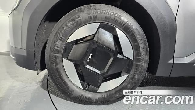 2024 Kia EV9 Long Range 2WD Sold VIN KNAAB811FRS002146 – trunk area 2024 Kia EV9 Long Range 2WD Sold VIN KNAAB811FRS002146 – trunk area
