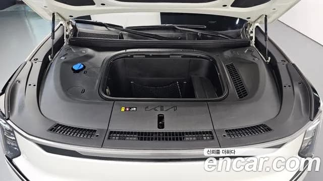 2024 Kia EV9 Long Range 2WD Sold VIN KNAAC811FRS006127 – trunk area 2024 Kia EV9 Long Range 2WD Sold VIN KNAAC811FRS006127 – trunk area