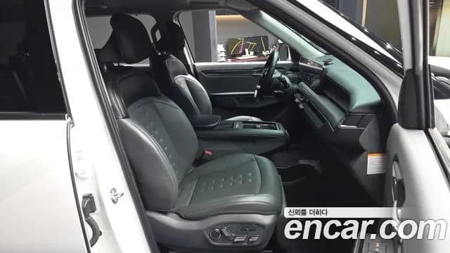 2024 Kia EV9 Long Range 4WD Sold VIN KNAAC815PRS002704 – interior seats 2024 Kia EV9 Long Range 4WD Sold VIN KNAAC815PRS002704 – interior seats