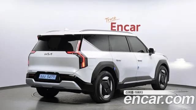 2024 Kia EV9 Long Range 4WD Sold VIN KNAAC815PRS004925 – trunk area 2024 Kia EV9 Long Range 4WD Sold VIN KNAAC815PRS004925 – trunk area