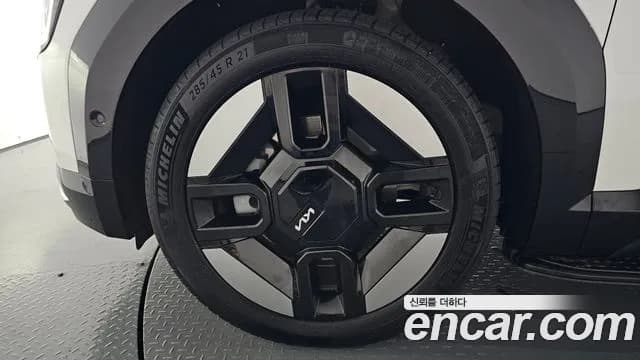 2024 Kia EV9 Long Range 4WD Sold VIN KNAAC815PRS005985 – exterior detail 2024 Kia EV9 Long Range 4WD Sold VIN KNAAC815PRS005985 – exterior detail