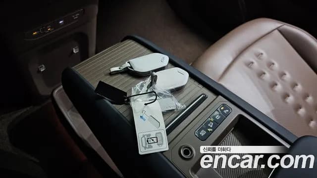 2024 Kia EV9 Long Range 4WD Sold VIN KNAAC815PRS005985 – trunk area 2024 Kia EV9 Long Range 4WD Sold VIN KNAAC815PRS005985 – trunk area
