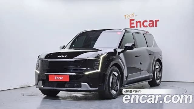 2024 Kia EV9 Long Range 2WD Sold VIN KNAAD811FRS003798 – trunk area 2024 Kia EV9 Long Range 2WD Sold VIN KNAAD811FRS003798 – trunk area