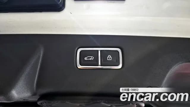 2024 Kia EV9 Long Range 4WD Sold VIN KNAAF815PRS001573 – interior seats 2024 Kia EV9 Long Range 4WD Sold VIN KNAAF815PRS001573 – interior seats