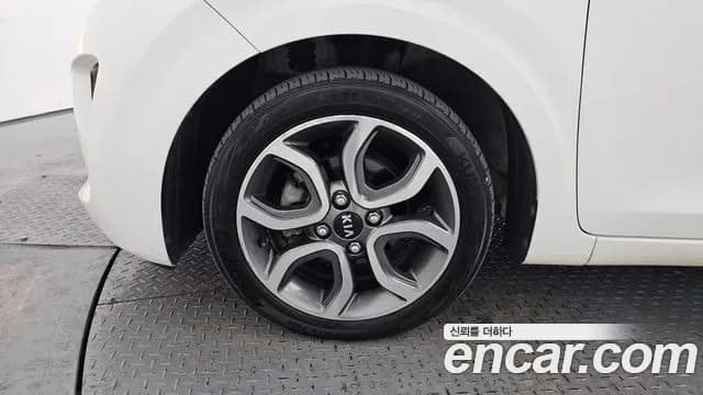 2017 Kia All New Morning (JA) Van Sold VIN KNAB1911BHT129919 – trunk area 2017 Kia All New Morning (JA) Van Sold VIN KNAB1911BHT129919 – trunk area