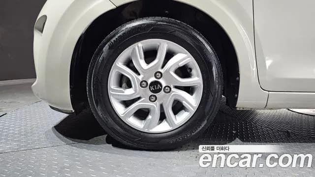 2018 Kia All New Morning (JA) Luxury Sold VIN KNAB3511BJT235036 – interior seats 2018 Kia All New Morning (JA) Luxury Sold VIN KNAB3511BJT235036 – interior seats