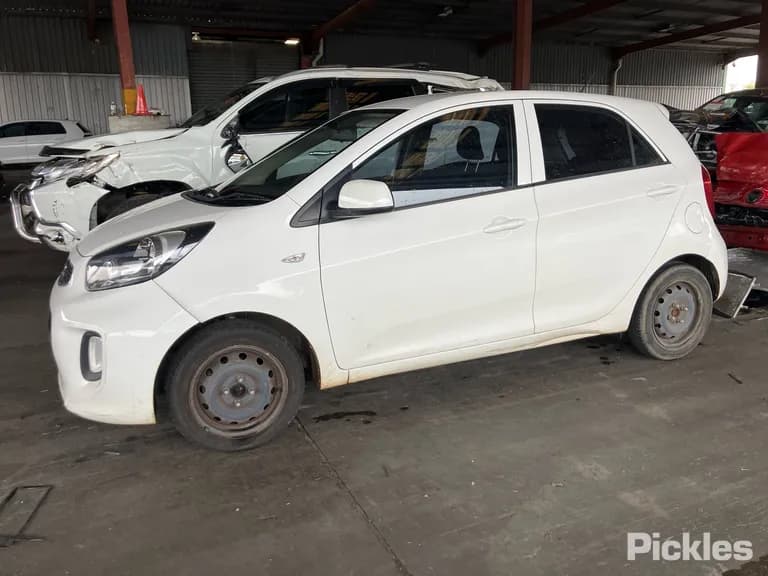 2016 Kia Picanto Used VIN KNABX512MHT402256 – undercarriage 2016 Kia Picanto Used VIN KNABX512MHT402256 – undercarriage