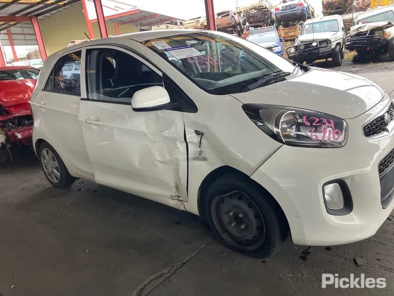 2016 Kia Picanto Used VIN KNABX512MHT402256 – trunk area 2016 Kia Picanto Used VIN KNABX512MHT402256 – trunk area
