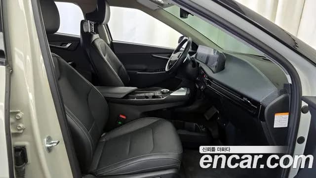 2022 Kia EV6 Long Range Sold VIN KNAC281AFNA055007 – interior seats 2022 Kia EV6 Long Range Sold VIN KNAC281AFNA055007 – interior seats