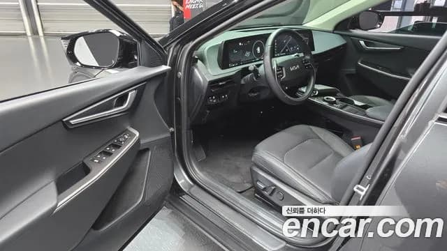 2022 Kia EV6 Long Range 4WD Sold VIN KNAC281CPNA086298 – trunk area 2022 Kia EV6 Long Range 4WD Sold VIN KNAC281CPNA086298 – trunk area