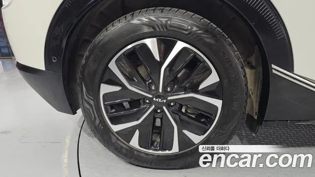 2022 Kia EV6 Long Range Sold VIN KNAC381AFNA012186 – interior seats 2022 Kia EV6 Long Range Sold VIN KNAC381AFNA012186 – interior seats